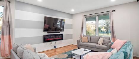 TV, lareira