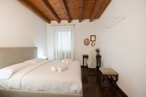 Appartement | 3 chambres, bureau, chambres insonorisées, Wi-Fi gratuit