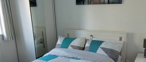 4 habitaciones, tabla de planchar con plancha y wifi gratis