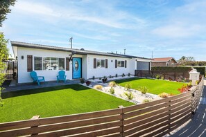 Exterior - The Farmhouse Retreat (Midway City)