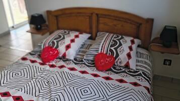1 chambre, lit parapluie, Wi-Fi gratuit, draps fournis