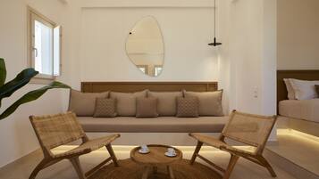 Junior Suite | 1 bedroom, minibar, in-room safe, free WiFi