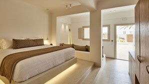 Honeymoon Suite indoor Heated Tub