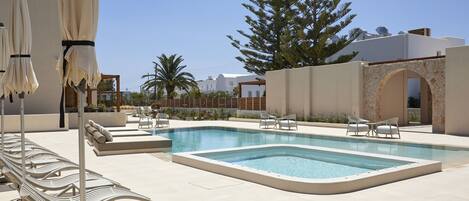 Sæsonbestemt udendørs pool