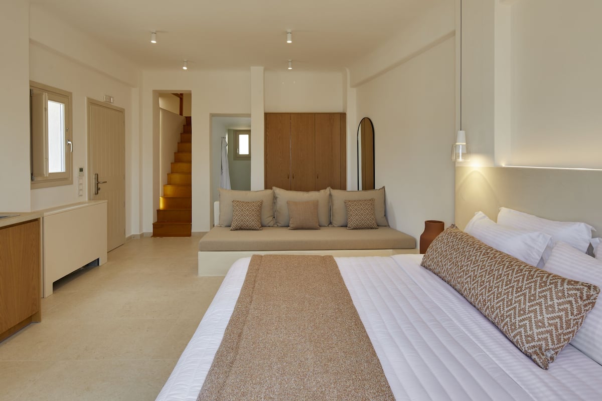 Maisonette Suite | 1 quarto, frigobar, cofres nos quartos, Wi-Fi de cortesia