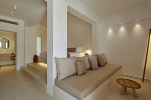 Honeymoon Suite indoor Heated Tub