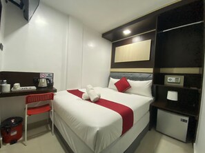 Minibar, desk, free WiFi, bed sheets - Red Velvet Inn Hotel (Kuala Lumpur)