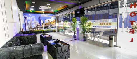 32-Zoll-LED-Fernseher mit Digitalempfang, Fernseher