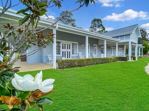 Exterior - Nine Hunters - Your very own resort (Lovedale)