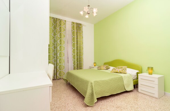 3 bedrooms, WiFi, bed sheets