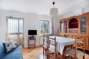 Interior - Holiday Home 'Da Chicca' with Countryside View, Wi-Fi and Air Conditioning (Bolano)