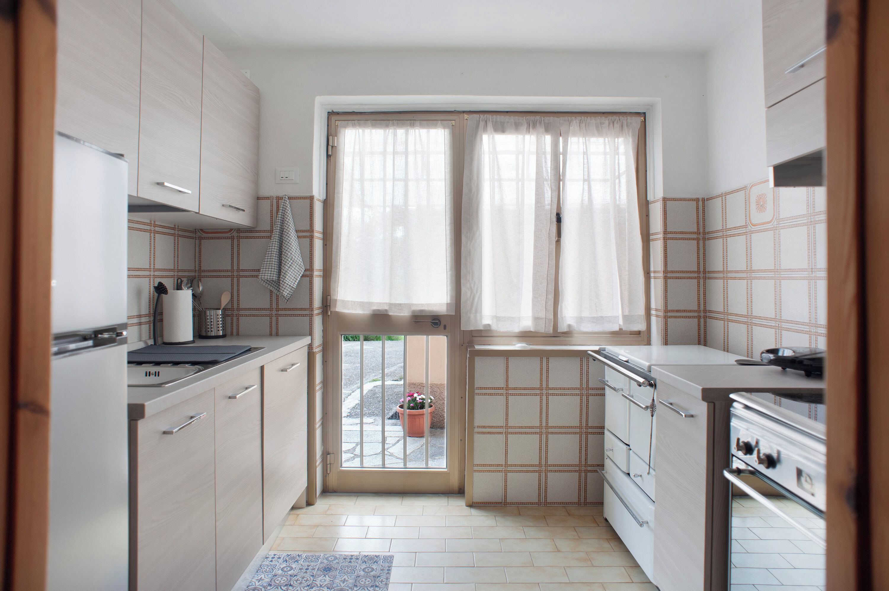 Frigorifero, forno, piano cottura, lavastoviglie