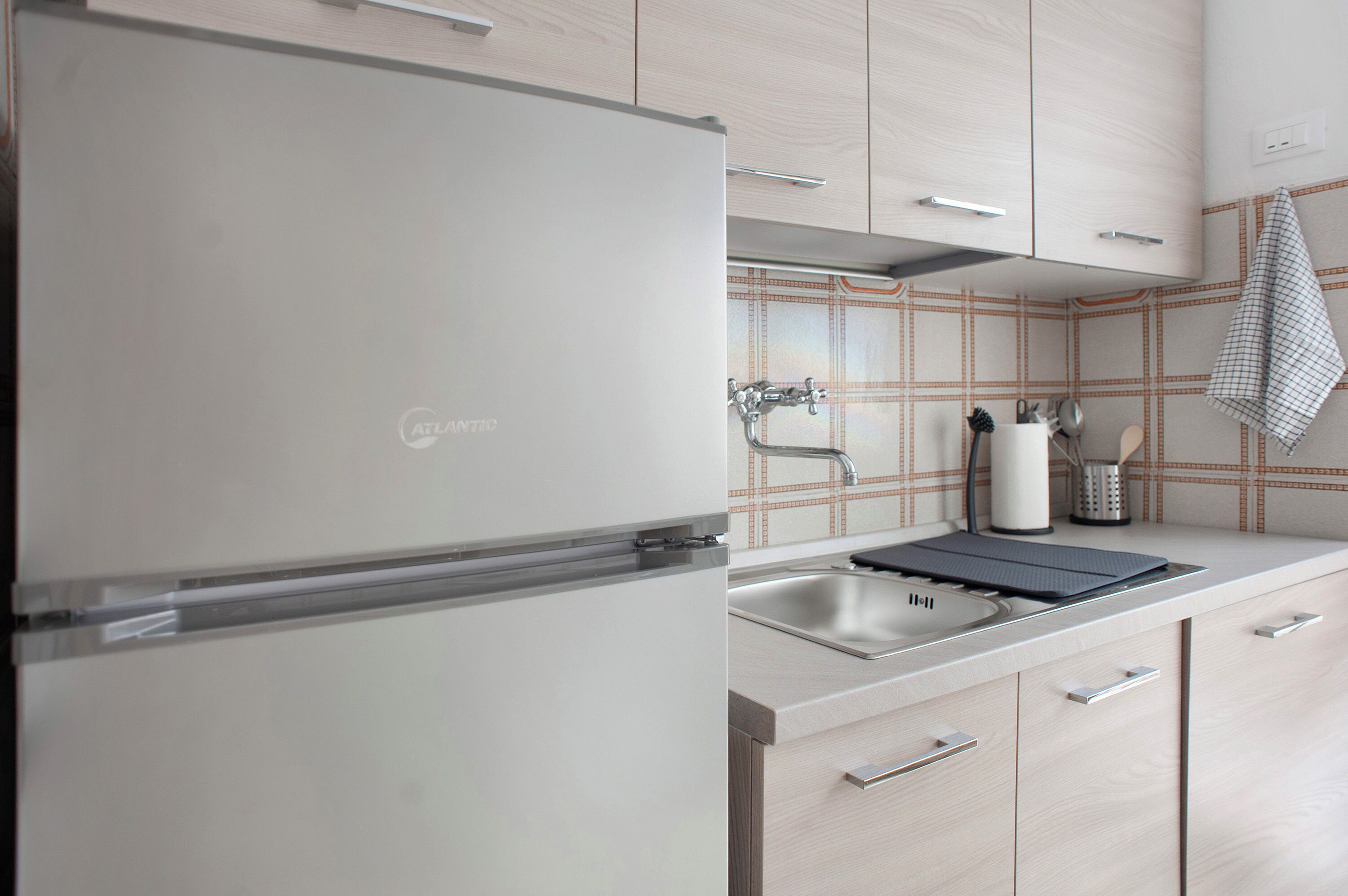 Kühlschrank, Ofen, Herdplatte, Geschirrspüler