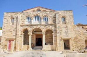 Exterior - Studio Apartment 'Livadia Seaside Studios 7' with Shared Terrace, Wi-Fi, and Air Conditioning (Paros)