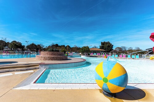 Mobilehome Familial et moderne avec piscine partagée