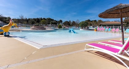 'Mobilehome Familial' with Shared Pool, Garden & Wi-Fi