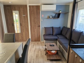 TV - 'Mobilehome Familial' with Shared Pool, Garden & Wi-Fi (Gastes)