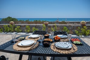 Villa | Terraza o patio