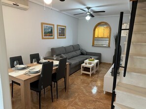 Dining - Bungalow 'Villa Matías' with Sea View, Wi-Fi and Air Conditioning (Gran Alacant)