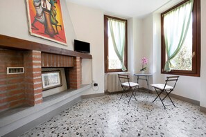 Interior - Holiday Home 'Wakesurfhouse' with Lake View, Private Terrace and Wi-Fi (Sulzano)
