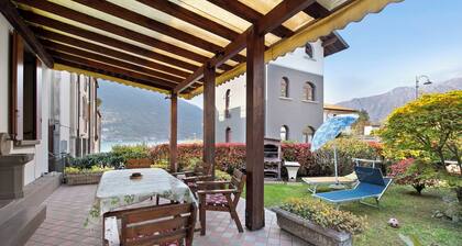 Holiday Home 'Wakesurfhouse' with Lake View, Private Terrace and Wi-Fi