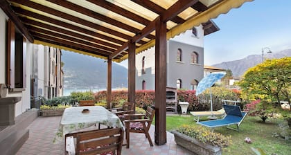 Holiday Home 'Wakesurfhouse 2' with Lake View, Private Terrace and Wi-Fi