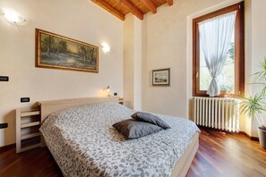 2 bedrooms, free WiFi, bed sheets - Holiday Home 'Wakesurfhouse 2' with Lake View, Private Terrace and Wi-Fi (Sulzano)