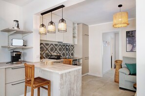 Fridge, microwave, oven, stovetop - Vacation Home 'Casa Paula' with Shared Pool and Wi-Fi (Puero del carmen)