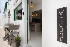 Outdoor dining - Vacation Home 'Casa Paula' with Shared Pool and Wi-Fi (Puero del carmen)