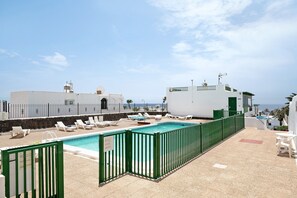 Pool - Vacation Home 'Casa Paula' with Shared Pool and Wi-Fi (Puero del carmen)