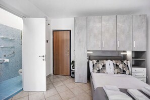 Bügeleisen/Bügelbrett, kostenloses WLAN, Bettwäsche