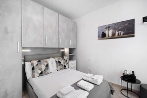 Bügeleisen/Bügelbrett, kostenloses WLAN, Bettwäsche