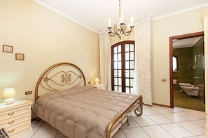 5 yatak odası, ütü/ütü masası, kablosuz İnternet 