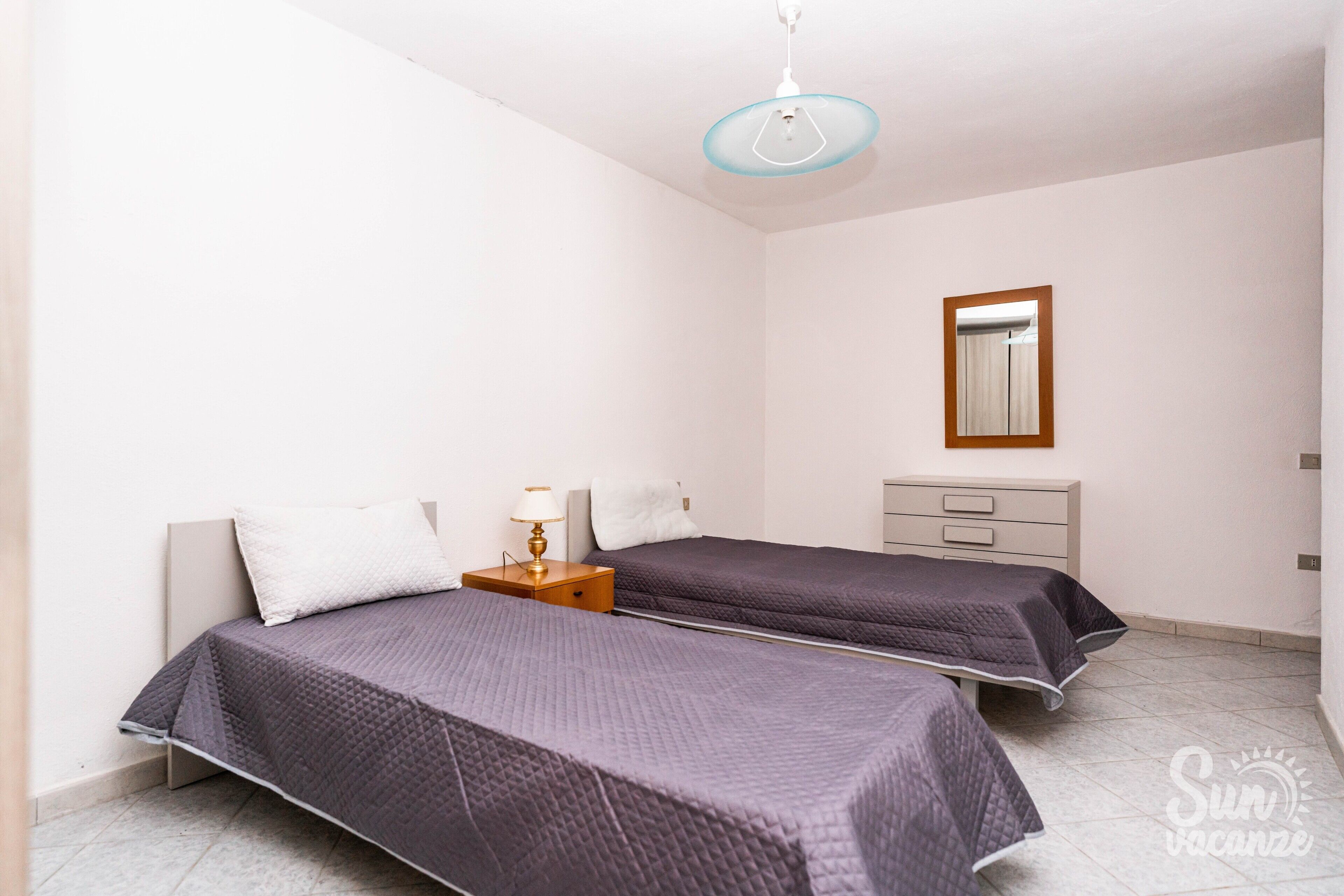 2 bedrooms, iron/ironing board, bed sheets