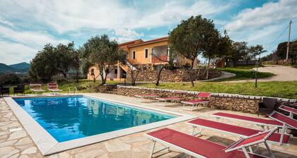 Appartement 'Malamuri 4' avec piscine partagée, terrasse et jardin à Budoni