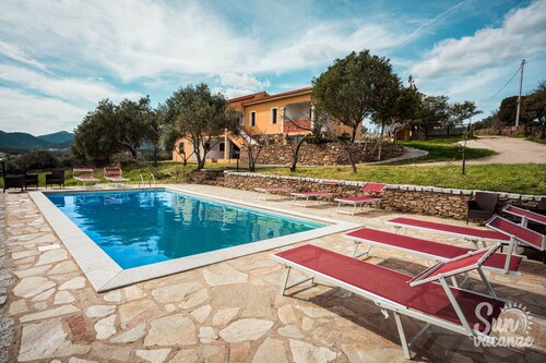 Appartement 'Malamuri 4' avec piscine partagée, terrasse et jardin à Budoni