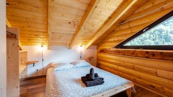 4 slaapkamers, een strijkplank/strijkijzer, gratis wifi, beddengoed