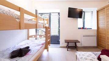 Bügeleisen/Bügelbrett, kostenloses WLAN, Bettwäsche