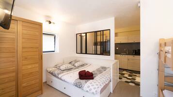 Bügeleisen/Bügelbrett, kostenloses WLAN, Bettwäsche