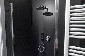 Apartment Primo Piano | Bagno | Set di cortesia gratuito, asciugacapelli, bidet, asciugamani