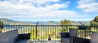 Holiday Home "Casa Jerzu S'essia de su santu" with Sea View, Garden & Wi-Fi