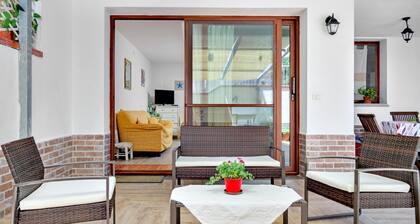 Holiday Apartment "Caterina" with Shared Terrace & Wi-Fi