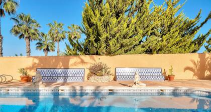 Villa 'Maria Dependance' avec piscine privée, Wi-Fi et climatisation