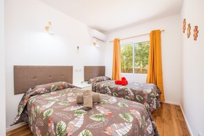 3 bedrooms, iron/ironing board, free WiFi, bed sheets