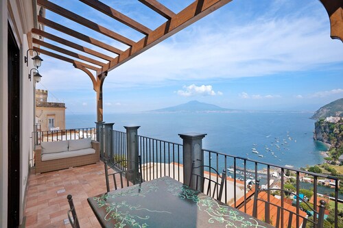 Maison de vacances "Casetta Punta la Guardia" avec vue sur la mer, terrasse privée et climatisation