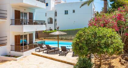 Apartment 'Gran Sol Family 2' with Shared Pool, Wi-Fi and Air Conditioning