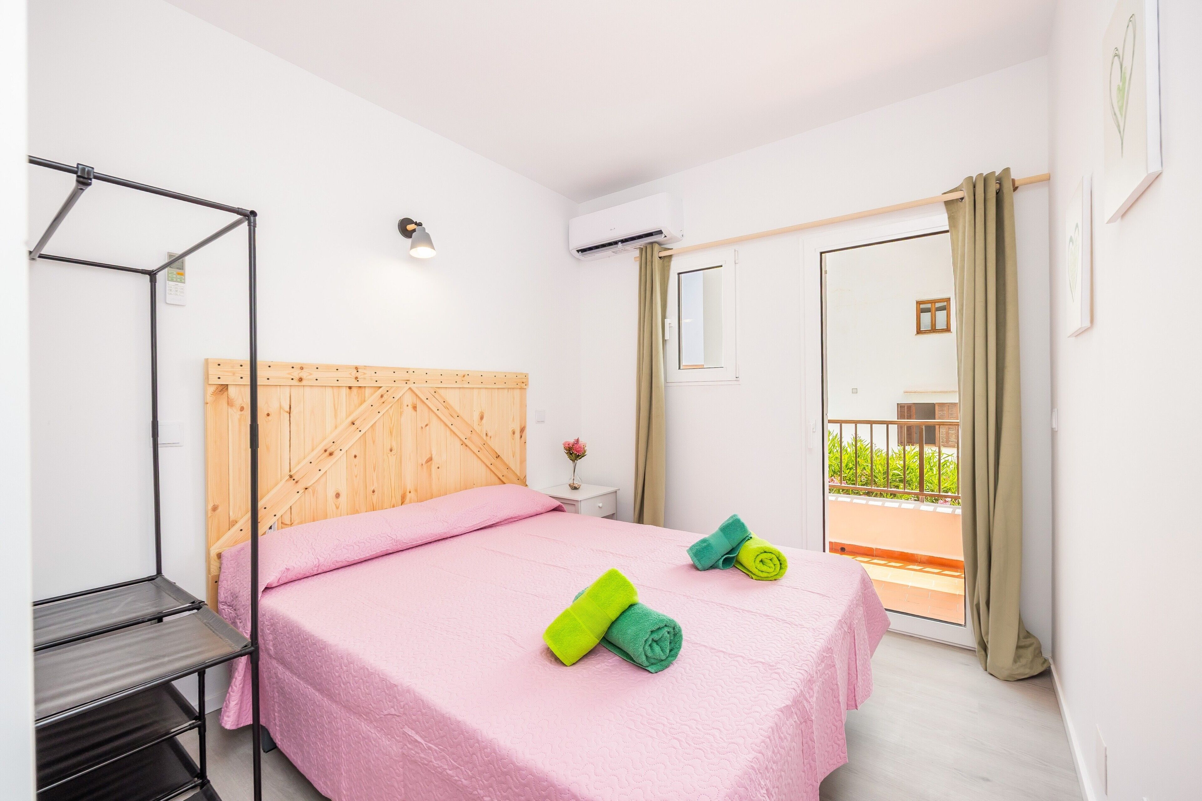 3 dormitorios, tabla de planchar con plancha, wifi gratis y ropa de cama