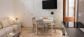 Apartment with Mountain View in Sant'Agata di Puglia - WiFi and Air Conditioning