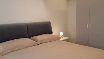 1 chambre, fer et planche Ă  repasser, Wi-Fi gratuit, draps fournis