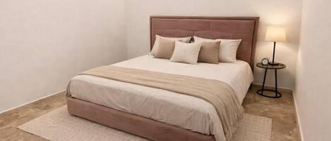 1 soverom, strykejern/-brett, wi-fi (inkludert) og sengetøy